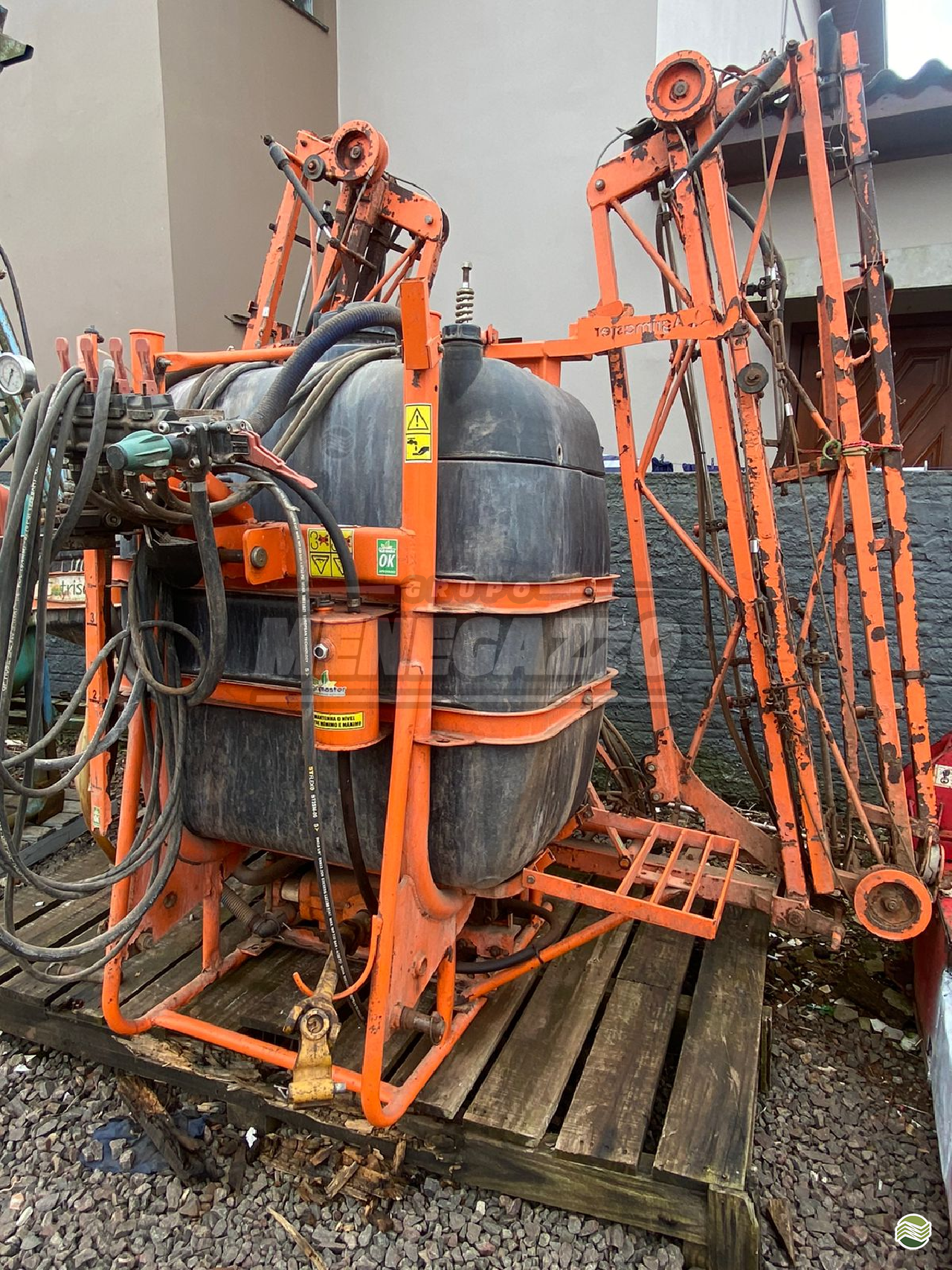 PULVERIZADOR AGRIMASTER AGM 600 Acoplado Hidráulico Grupo Menegazzo CONSTANTINA RIO GRANDE DO SUL RS